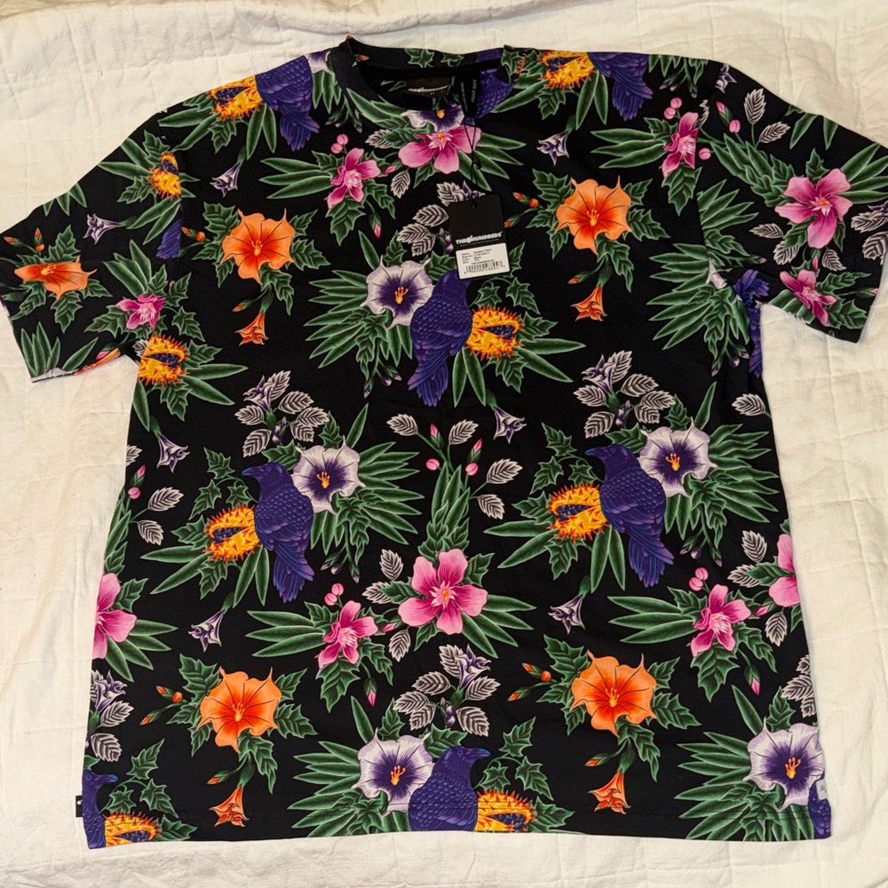 The hundreds Hawaiian tee shirt new